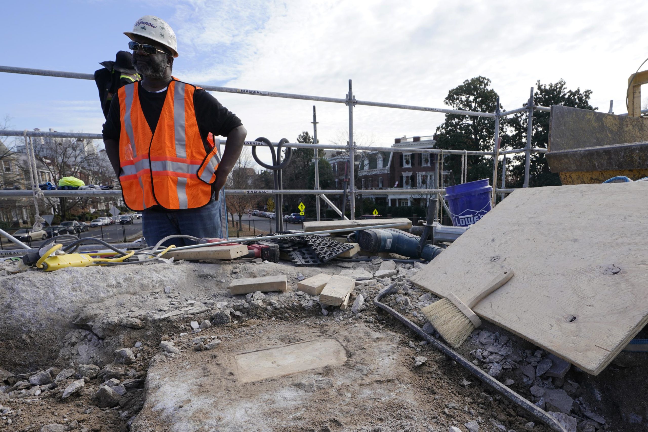 A Time Capsule Underneath A Lee Statue Uncovers More Secrets