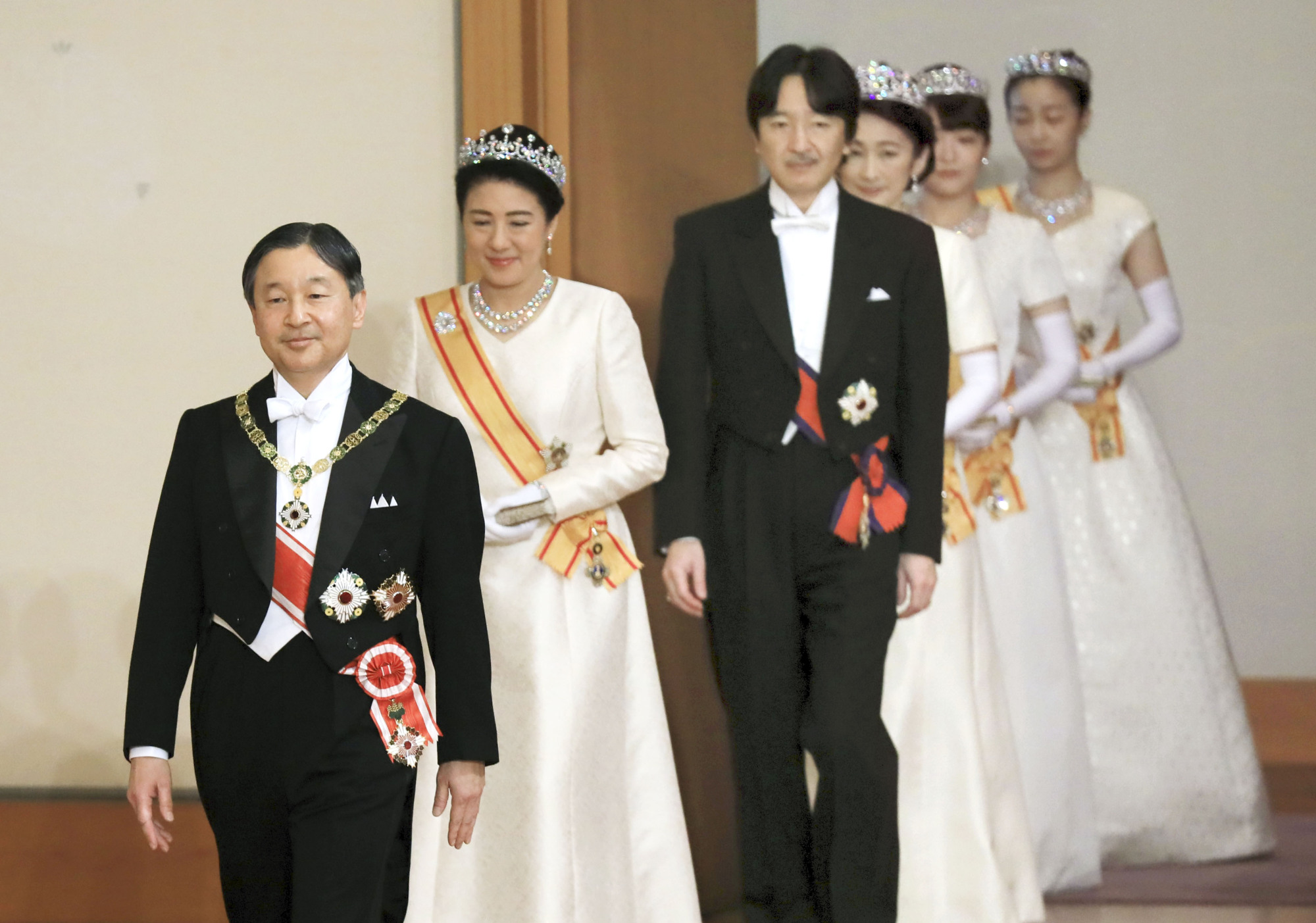 In his New Year greeting, Japan's Emperor prays for COVID victims: