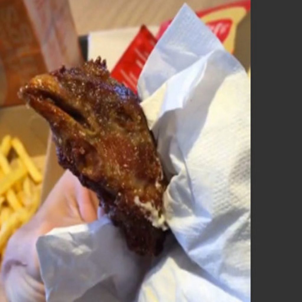 The British Diner Was Disgusted After Discovering The Chicken Head In The Kfc Box Whyd