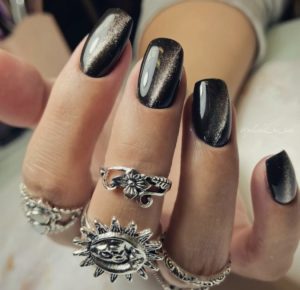 Black ombre nails